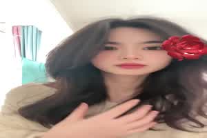 反差清纯女大生 怎么都找不到私下这么骚的  背景图片