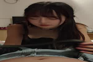 幼齿骑马骚屄好爱被艹  背景图片