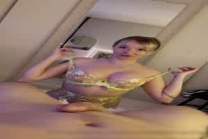 sedonasky 爆乳欧美女友做起来就是刺激  背景图片