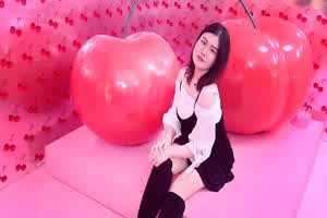 门事件 加州大学女博士 Jennie 宋佳怡 孕期出轨羊水破裂流产事件  背景图片