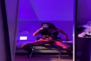 够骚兄弟们要看唷  背景图片