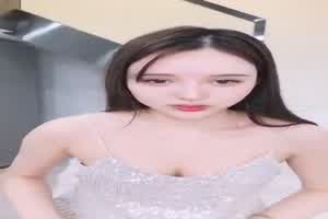 极品颜值小姐姐直播，后续有自慰哦~  背景图片