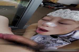 自购推特小二最新-纯素颜出镜，女主的素颜也很能打，度假酒店阳台上做爱，下面还有很多船经过都敢这样玩  背景图片