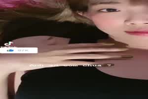 网络疯传高职抖音妹大胆自拍口交妹子素颜样子还是很漂亮  背景图片