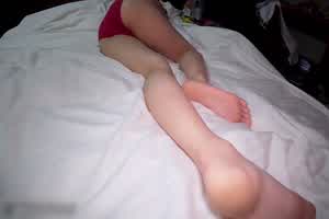 隔壁嫩妹穿红色比基尼被我操爽到哭哭啼啼  背景图片