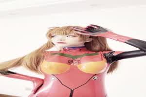 喵小吉cos明日香4K写真资源福利花絮 凹凸有致的紧身衣女神  背景图片