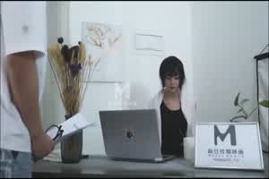 麻豆恋爱辅助器 寻小小  背景图片