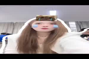 大三母狗和男友做爱被曝光  背景图片
