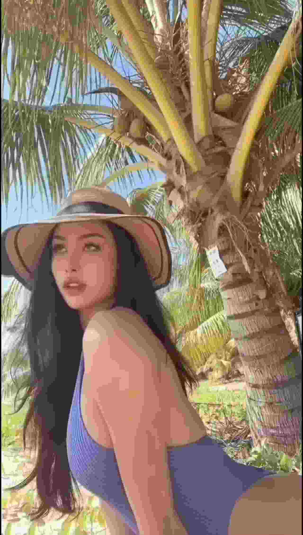  超模爆乳自拍写真色诱勾人 的剧照4