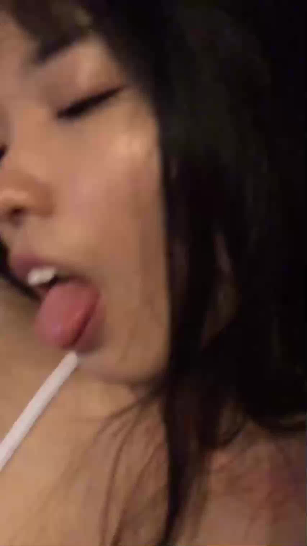  可爱淫荡女友外出旅行日夜激情抽插 的剧照1