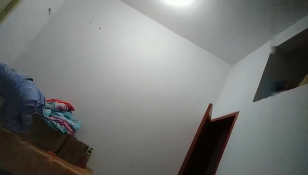  【城中村按摩店】刚服务完一个客人，又来一个，只有累死的牛，没有更坏的田啊，被挑逗的欲火焚身性欲爆发 的剧照6