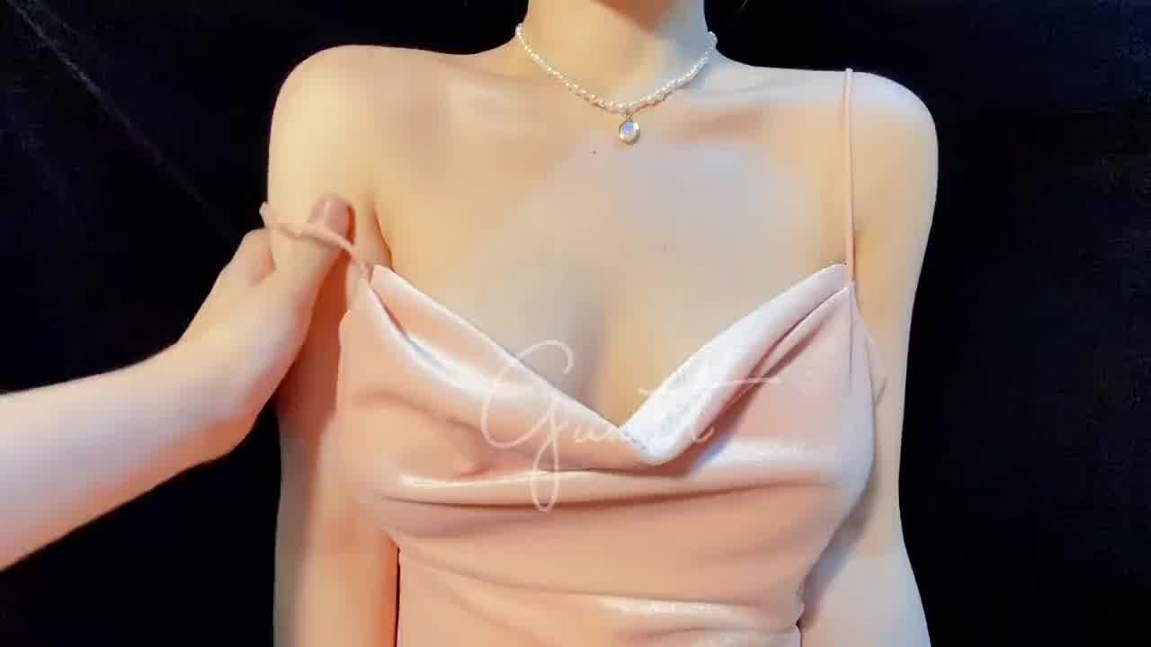  绝美玉奶 的剧照10