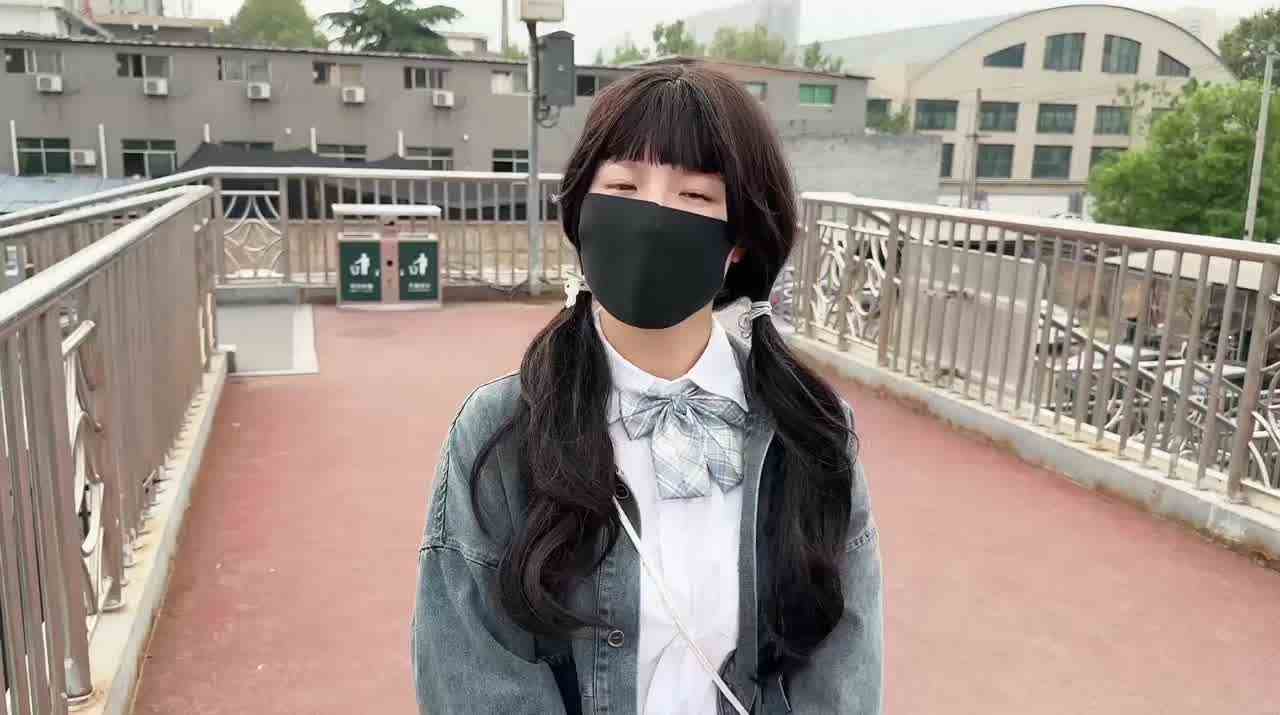  原创 樱花小猫 诱骗小姐姐免费精油按摩，偷录视频并且侵犯她 的剧照2