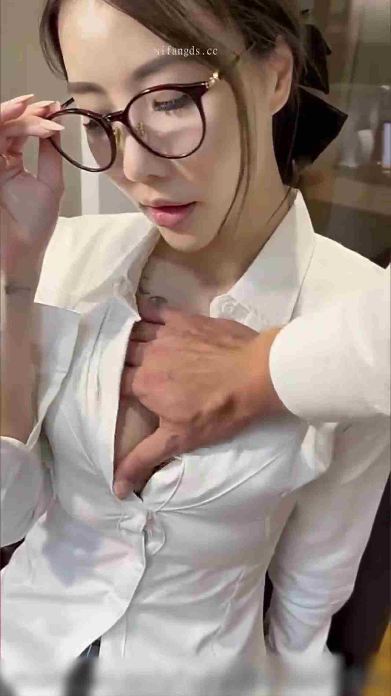  解锁秘书的用法 的剧照1