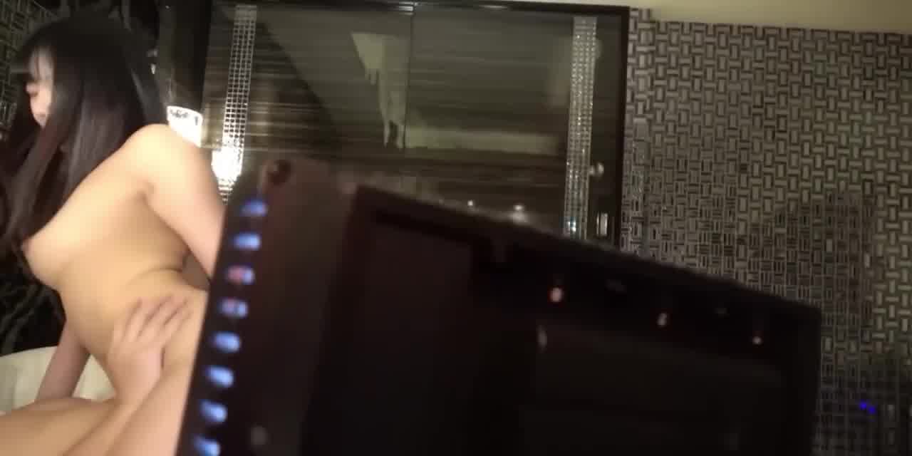  3p与闺蜜和男友一群打炮 的剧照7