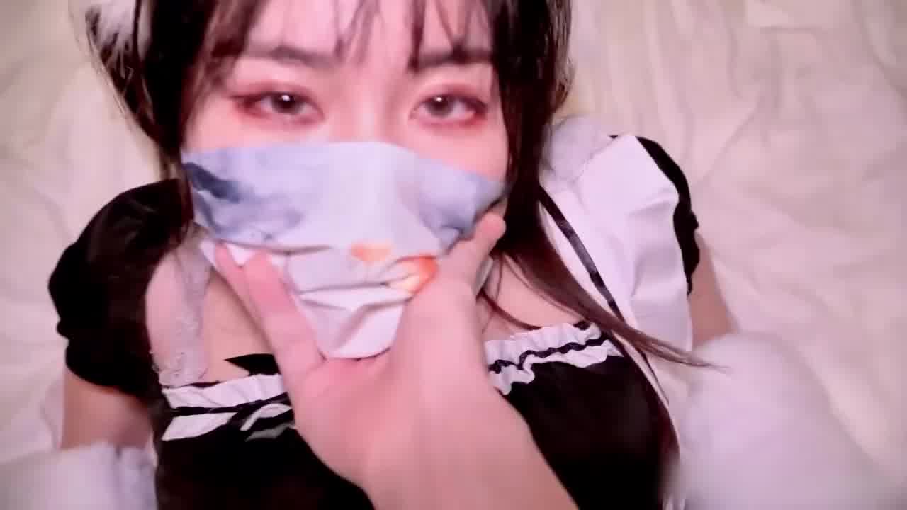  NANA 淘气女仆成了主人的性爱玩物 的剧照7