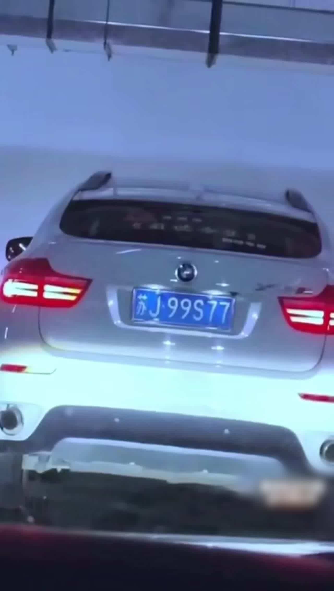  门事件 盐城宝马哥车震瓜 的剧照4