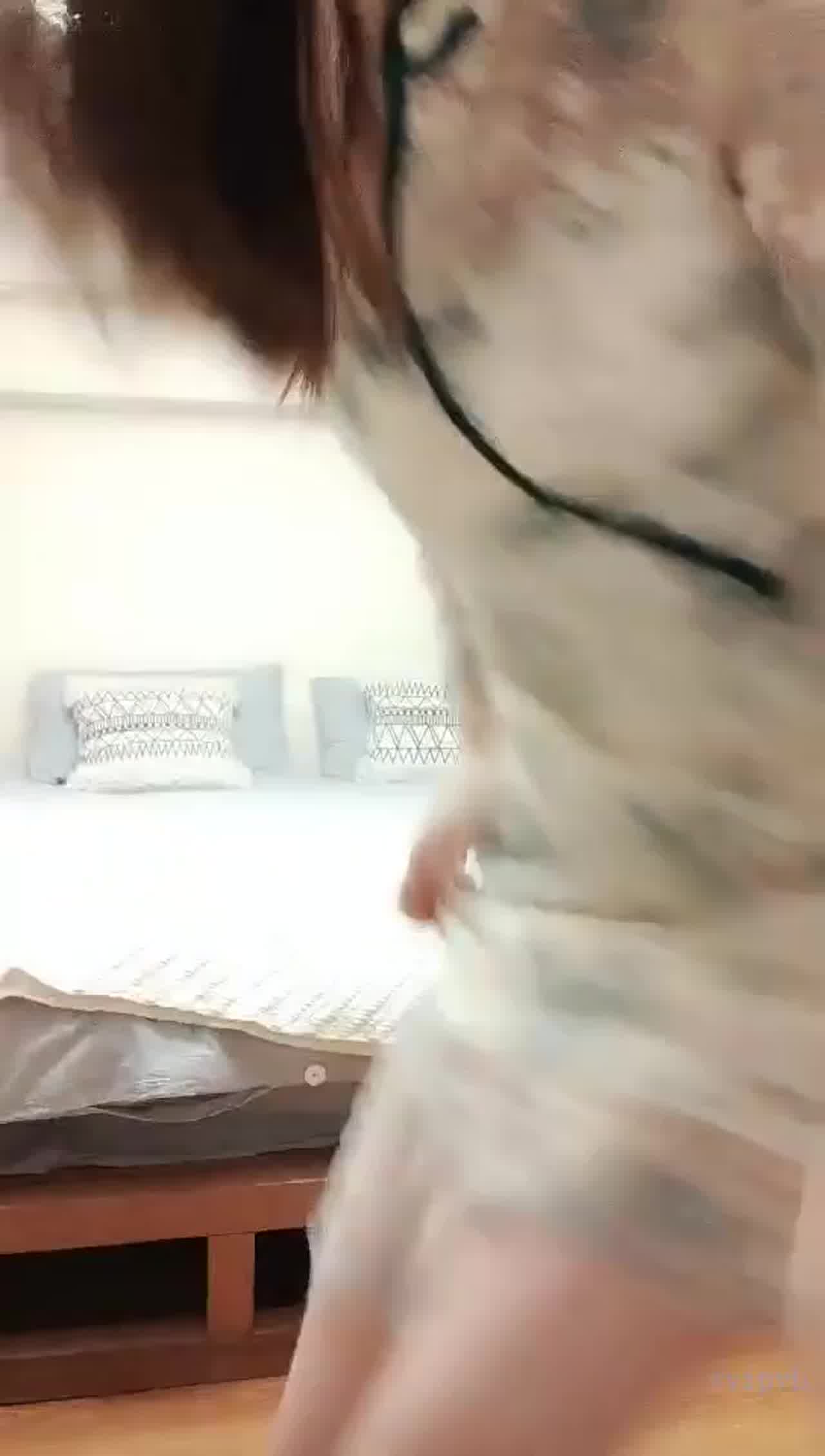  这骚鲍鱼肯定被玩过数次 的剧照8