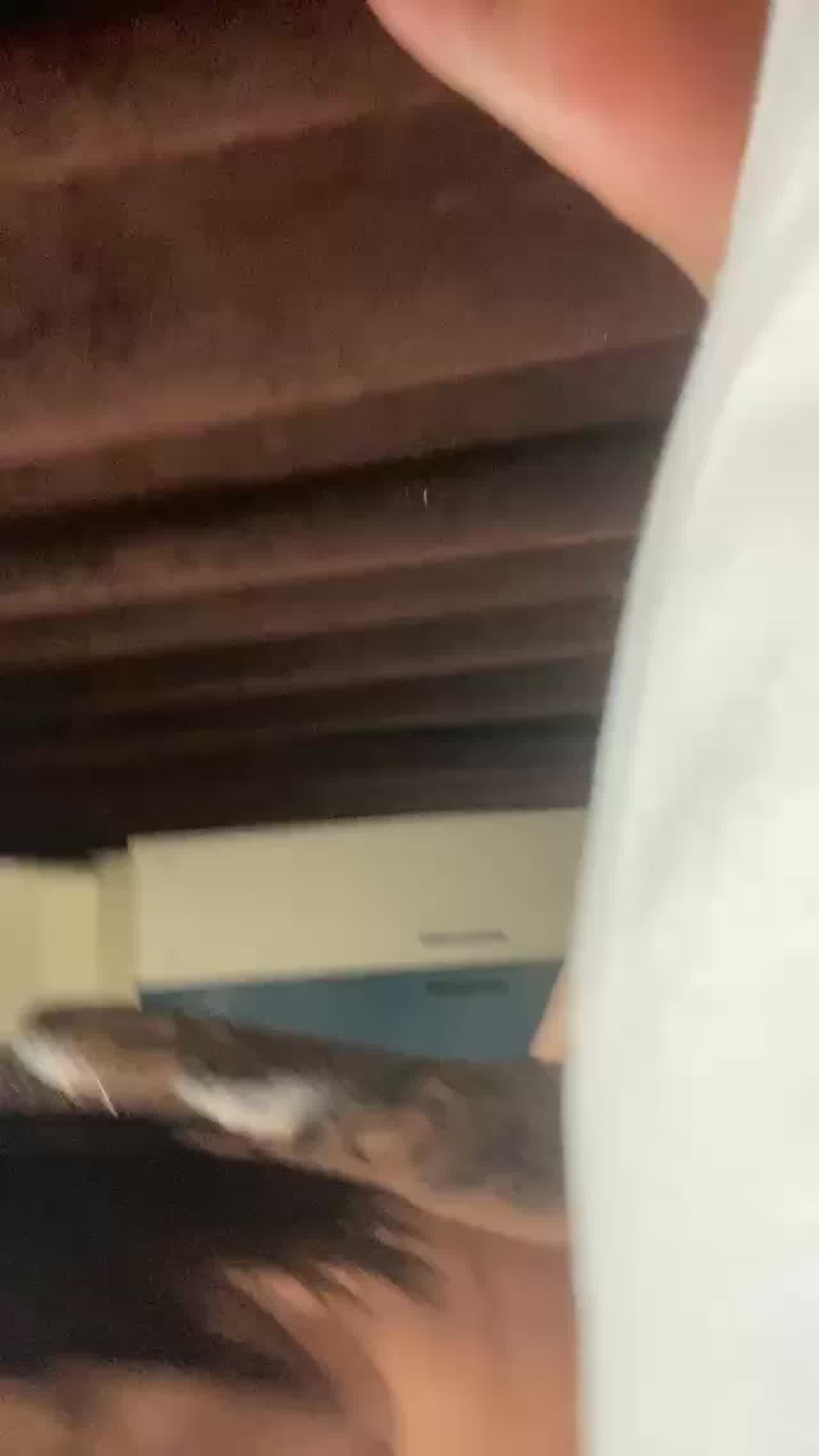  花臂纹身社会妹妹！新人刚下海！带着情趣手铐操逼，骑乘位深插骚穴，张开双腿一顿输出，娇喘呻吟不断 的剧照10