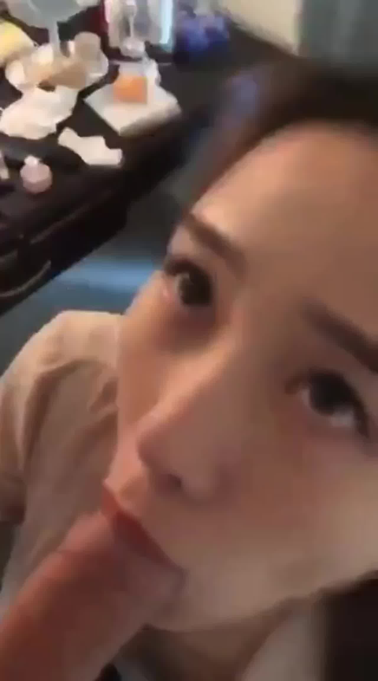  幼儿园女老师放学后帮我吹 的剧照7