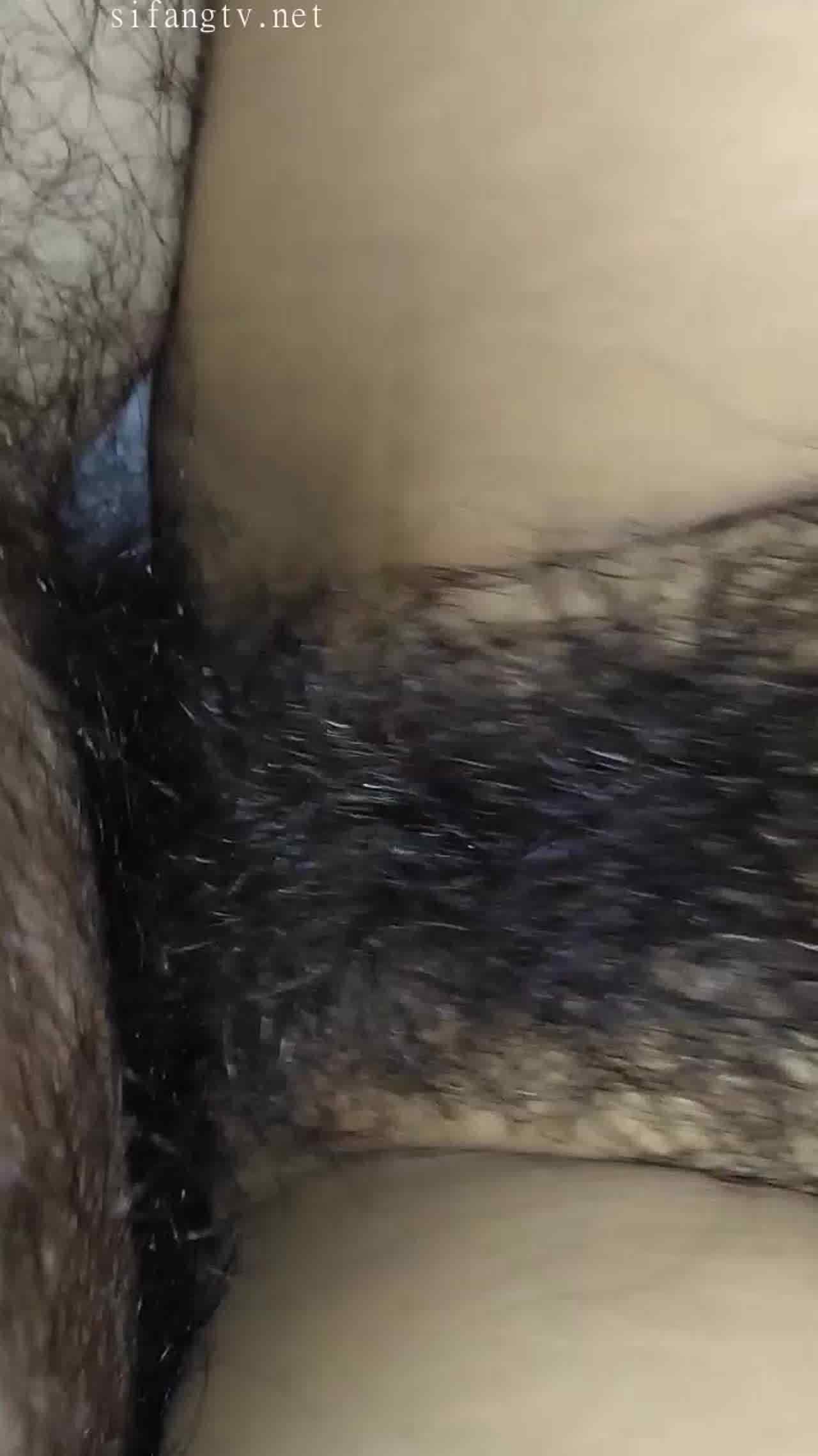  和幼儿园老师的美臀激情冲撞 的剧照10