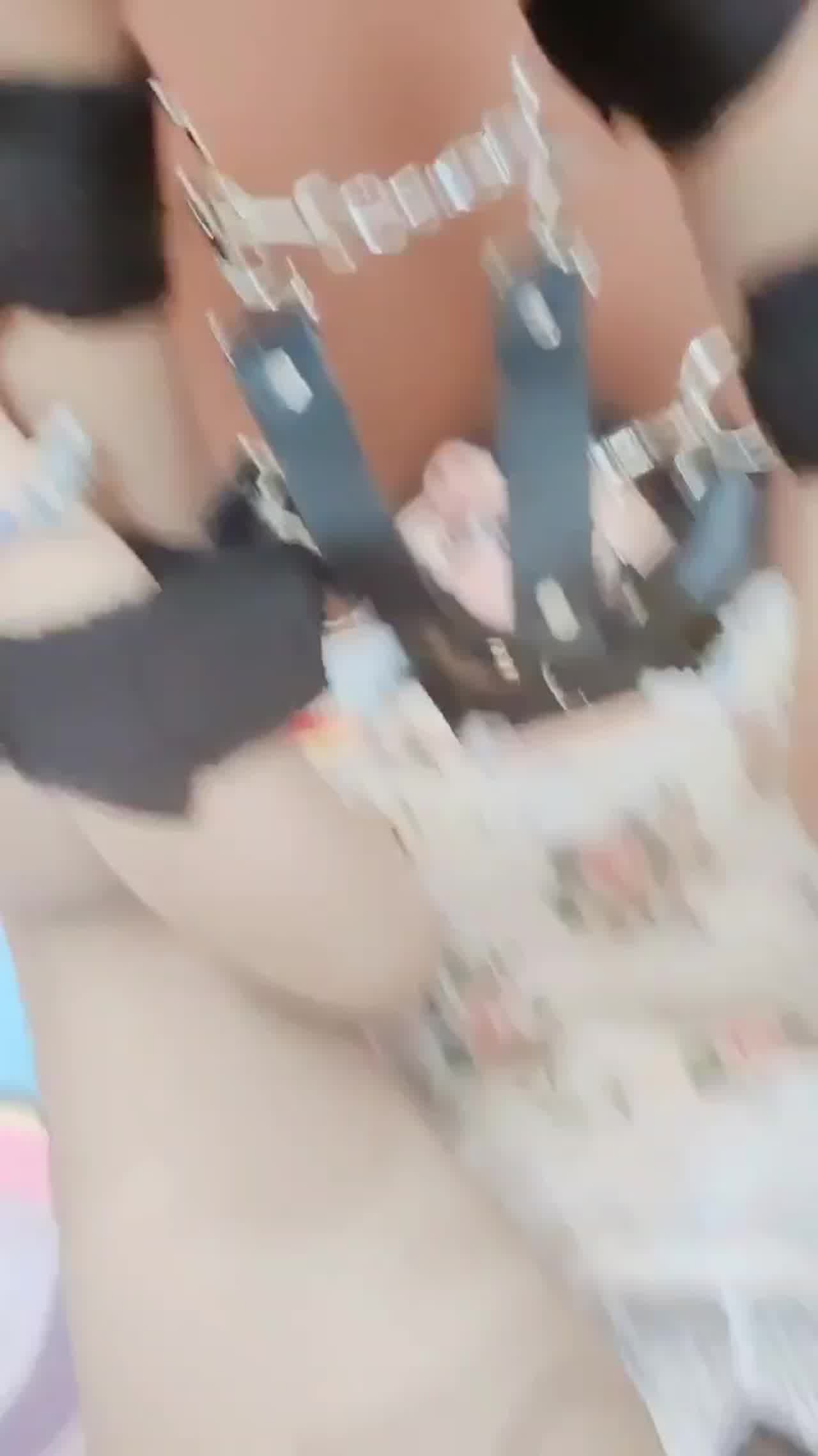  捆绑调教人妻小母狗 的剧照3