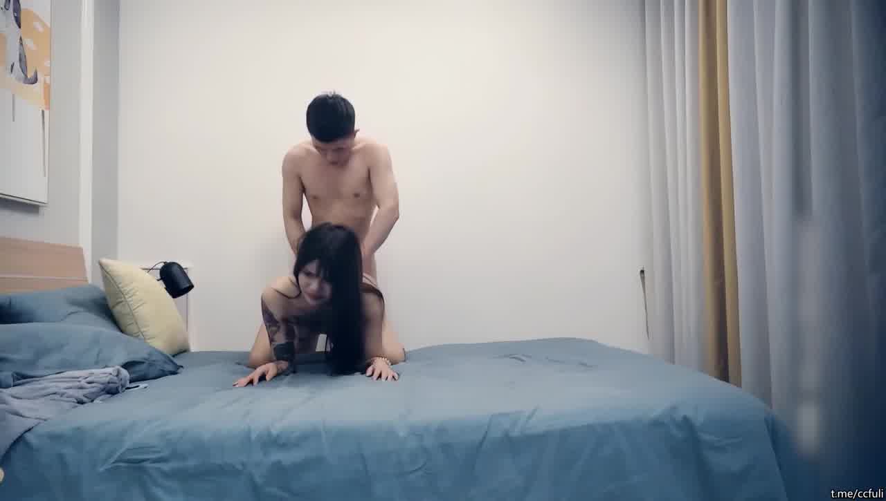  【七天极品探花】极品00后JK制服纹身美少女 的剧照3