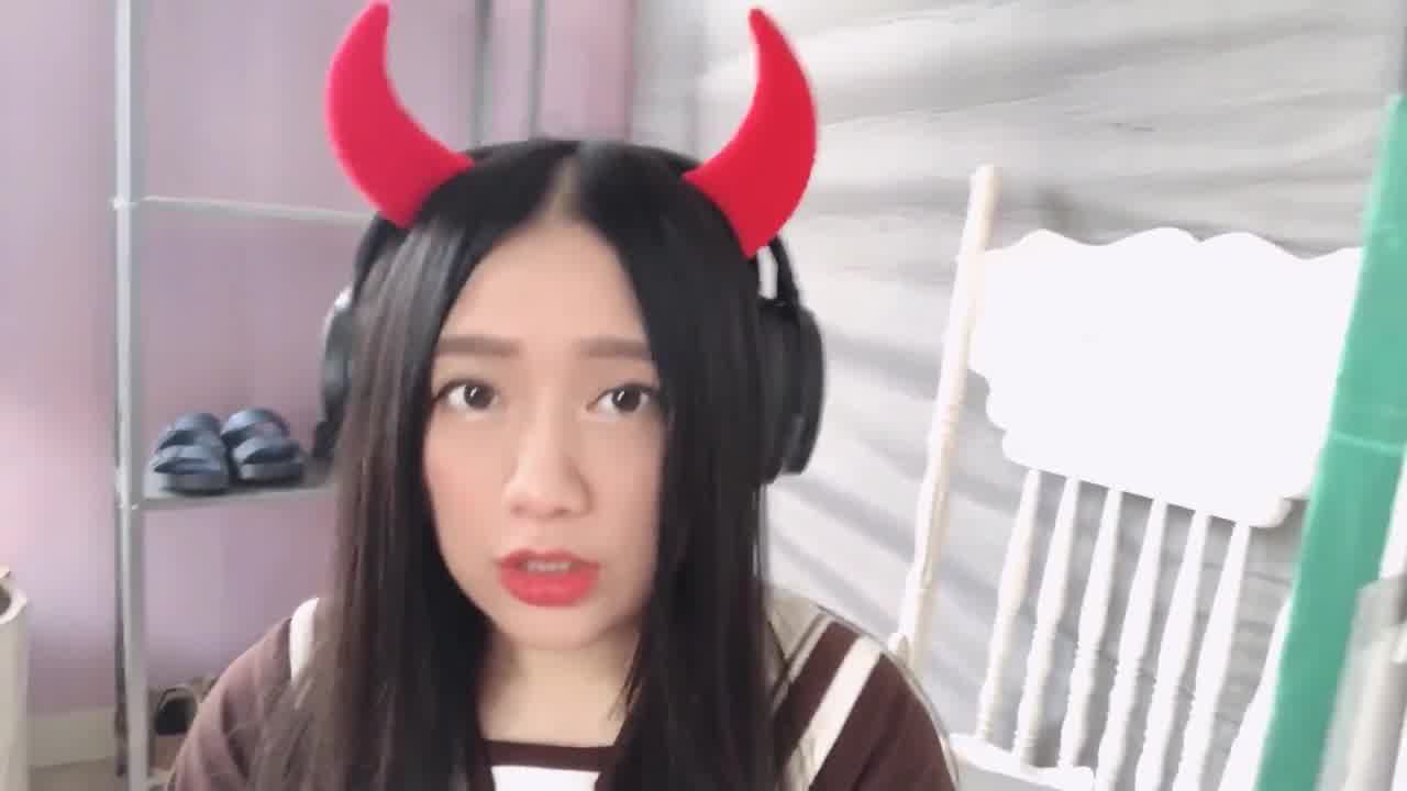  daisybaby 二次元学生服星人前来吸干你的子孙袋 的剧照7