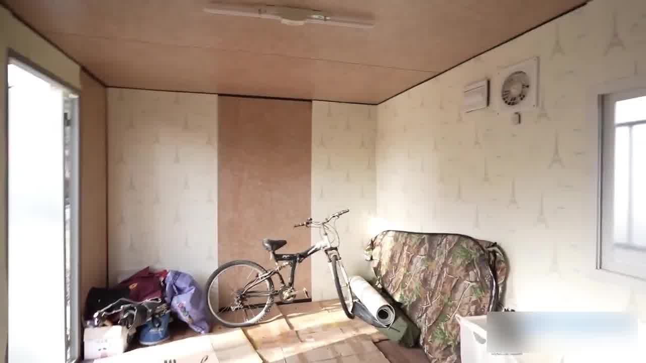  【ai换脸李一桐】ai大神制作，目前我见过最完美的换脸了，剧情演绎勾引流浪汉，这黑丝长腿谁顶得住这啊 的剧照7